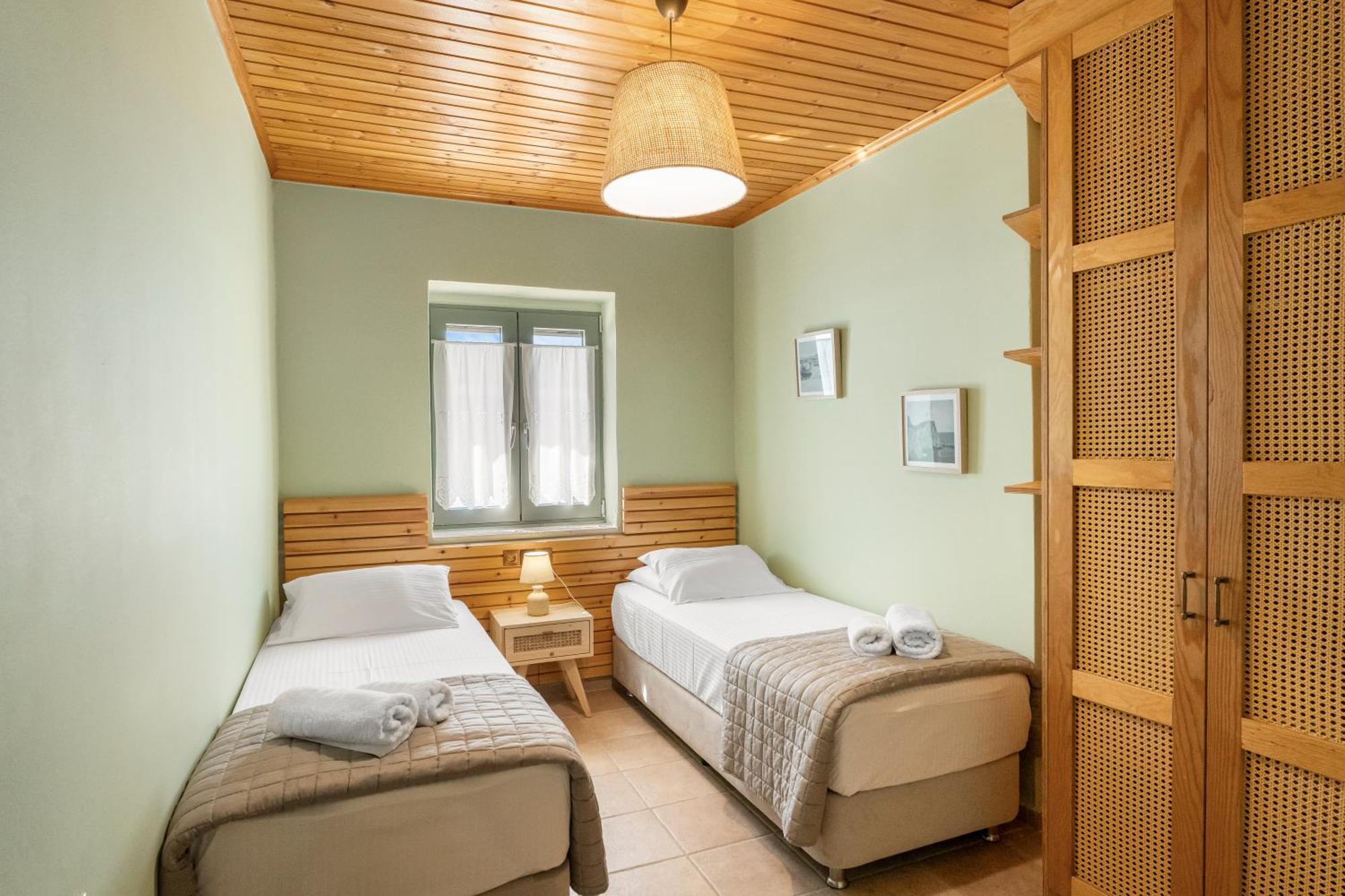 Villa Aurora Athánion エクステリア 写真